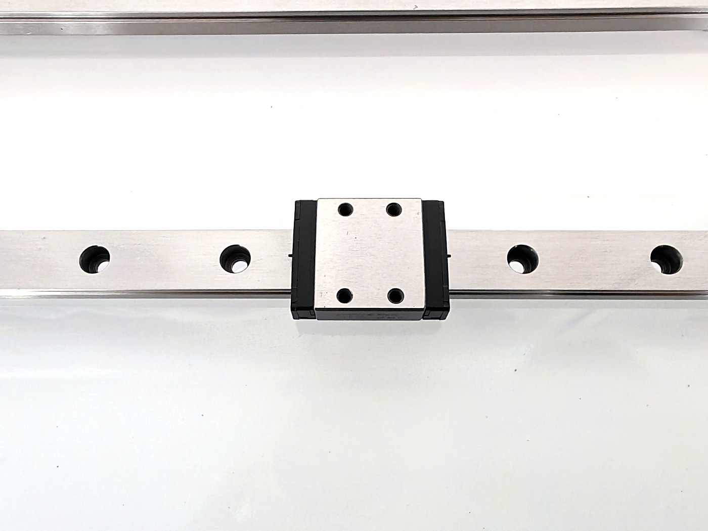 DDJ ST standard miniature linear guide — real product photo